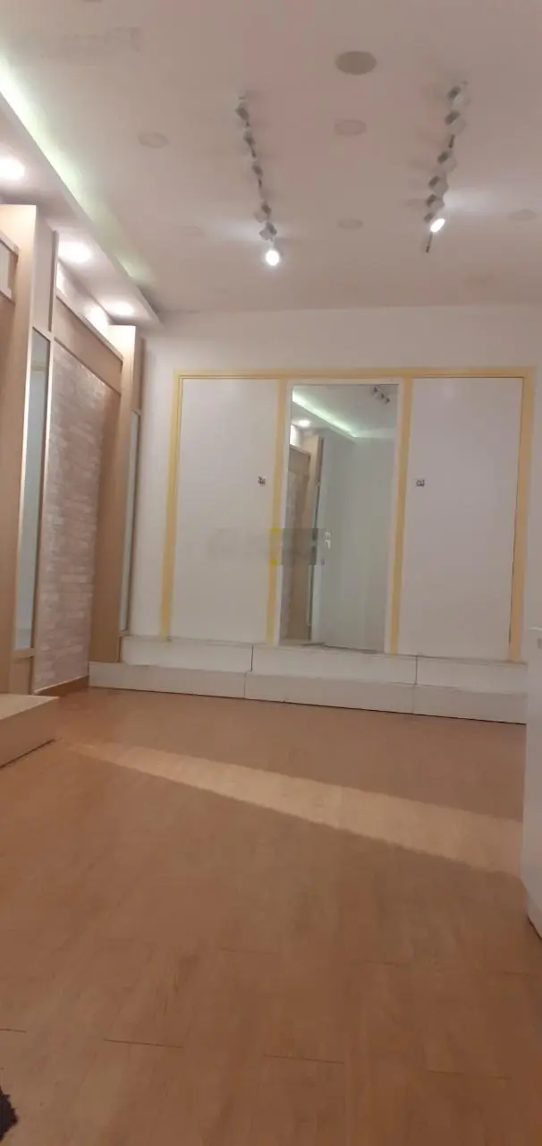 Bán nhà HXH Nguyễn Bá Tòng, DT 5 x 30m, trệt 2 lầu ST