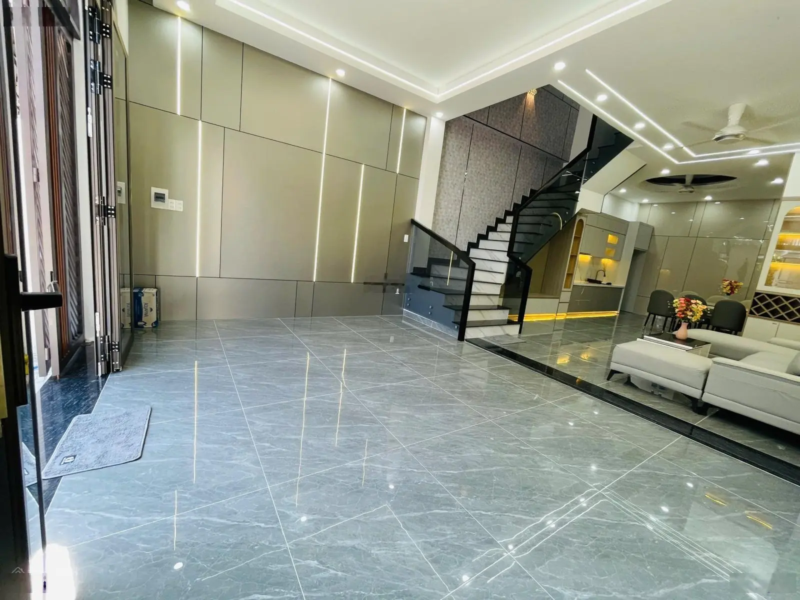3 tỷ 8 bán nhà 1 trệt 2 lầu gần trường cấp 3 Lý Thái Tổ 300m, P. An Phú, TP. Thuận An