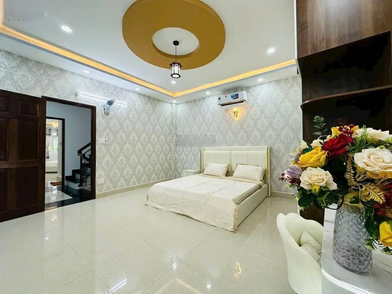 NHÀ SIÊU ĐẸP 55m2 đường Ba Tháng Hai, Q11 xây 3 tầng.Gần ĐH Văn Hiến bán 3 tỷ 550 có sổ hồng riêng