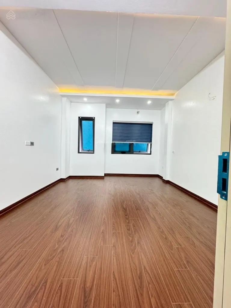 Nhân Chính nhà đẹp như khách sạn 5 tầng, 5 tỷ nhỉnh xe ba gác vào ngõ 5m full nội thất chủ tặng