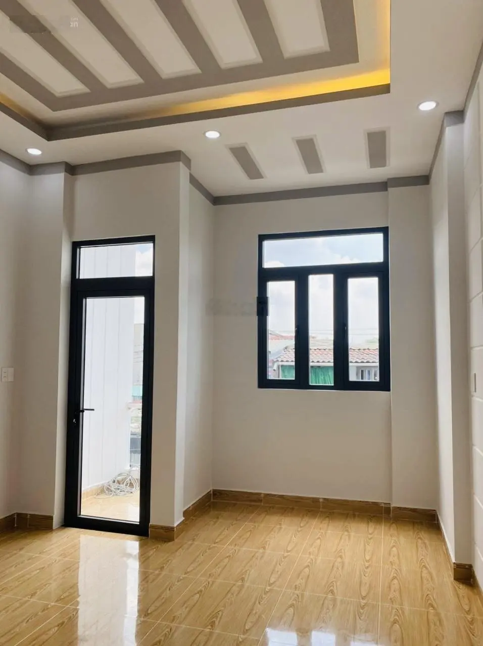 Nhà bán chính chủ sổ hồng có hoàn công - kế bên chợ Dĩ An 1