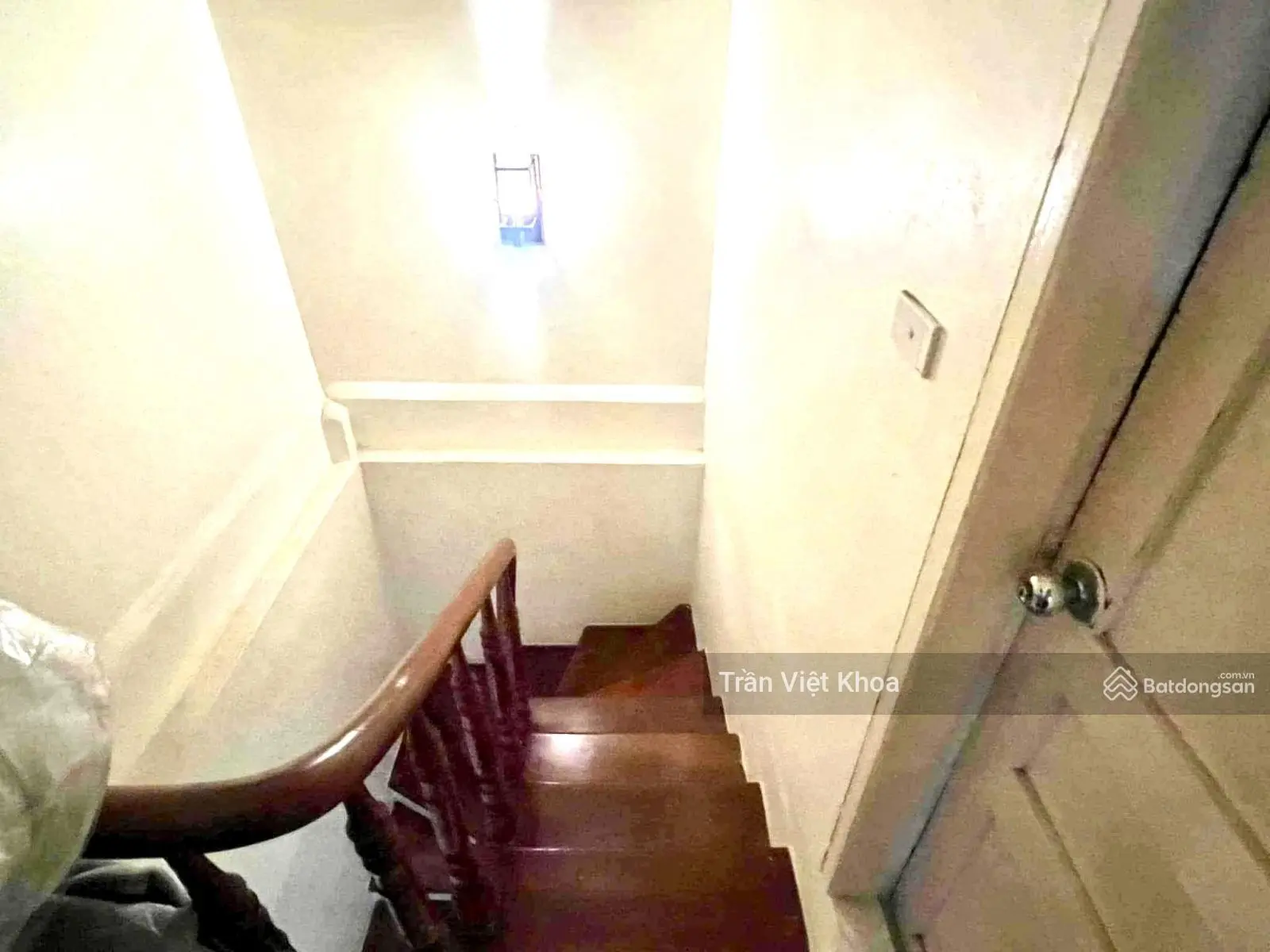 Bán Nhà 5 Tầng Đẹp 33m2 - Sát ô tô, gần hồ - Ngõ Linh Quang, Đống Đa - Giá 7.9 tỷ