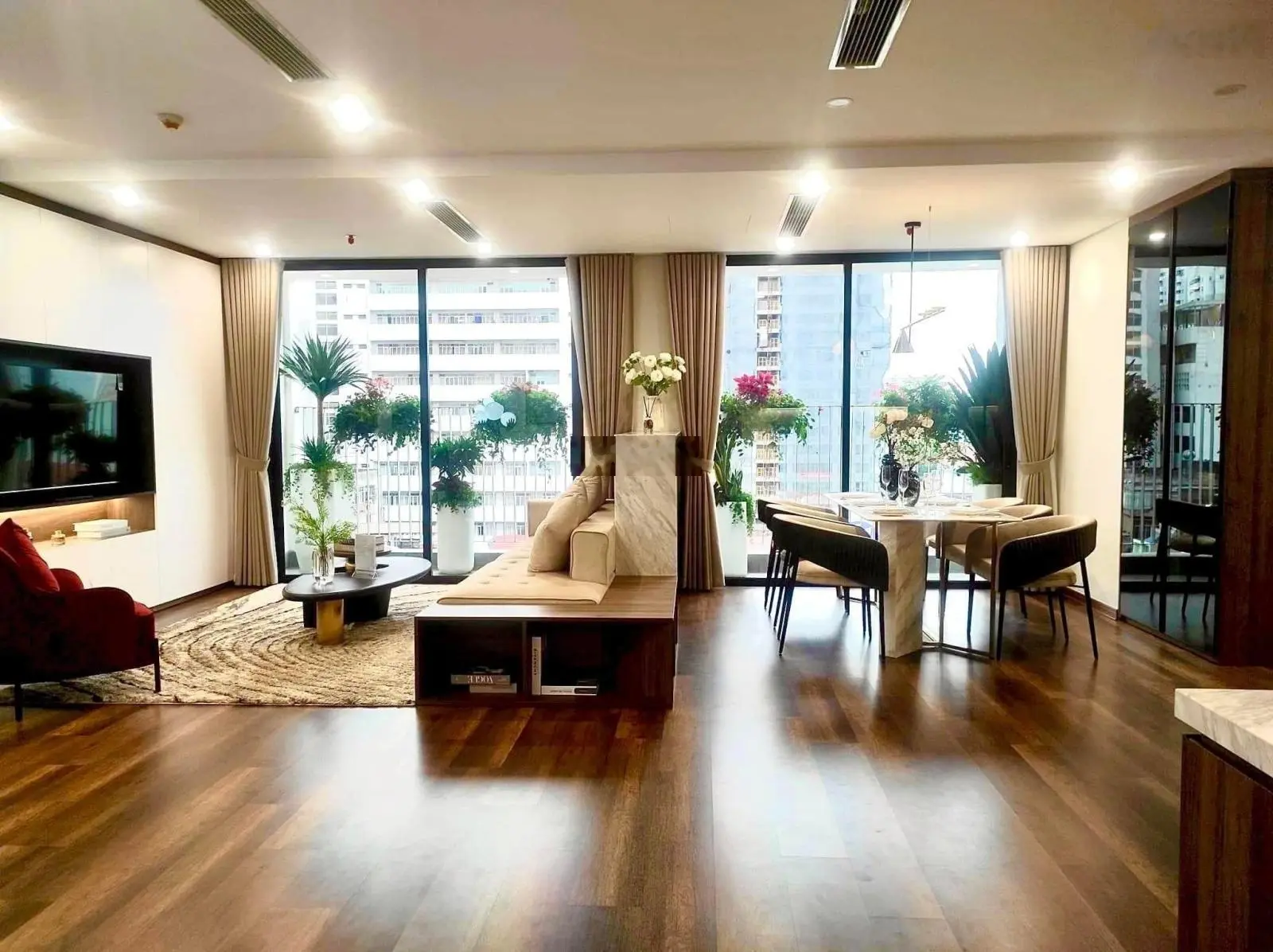 Chuyển nhượng căn 3PN 138m2 view công viên Wisteria Royal Park 5.5 tỷ