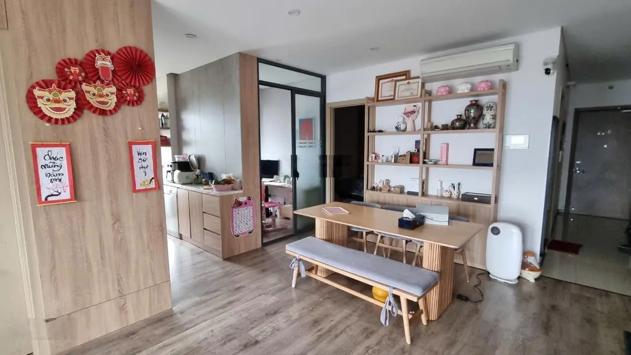 Cần bán gấp căn hộ siêu hiếm thời điểm này, tầng trung thiết kế 2 phòng ngủ, hướng siêu thoáng mát