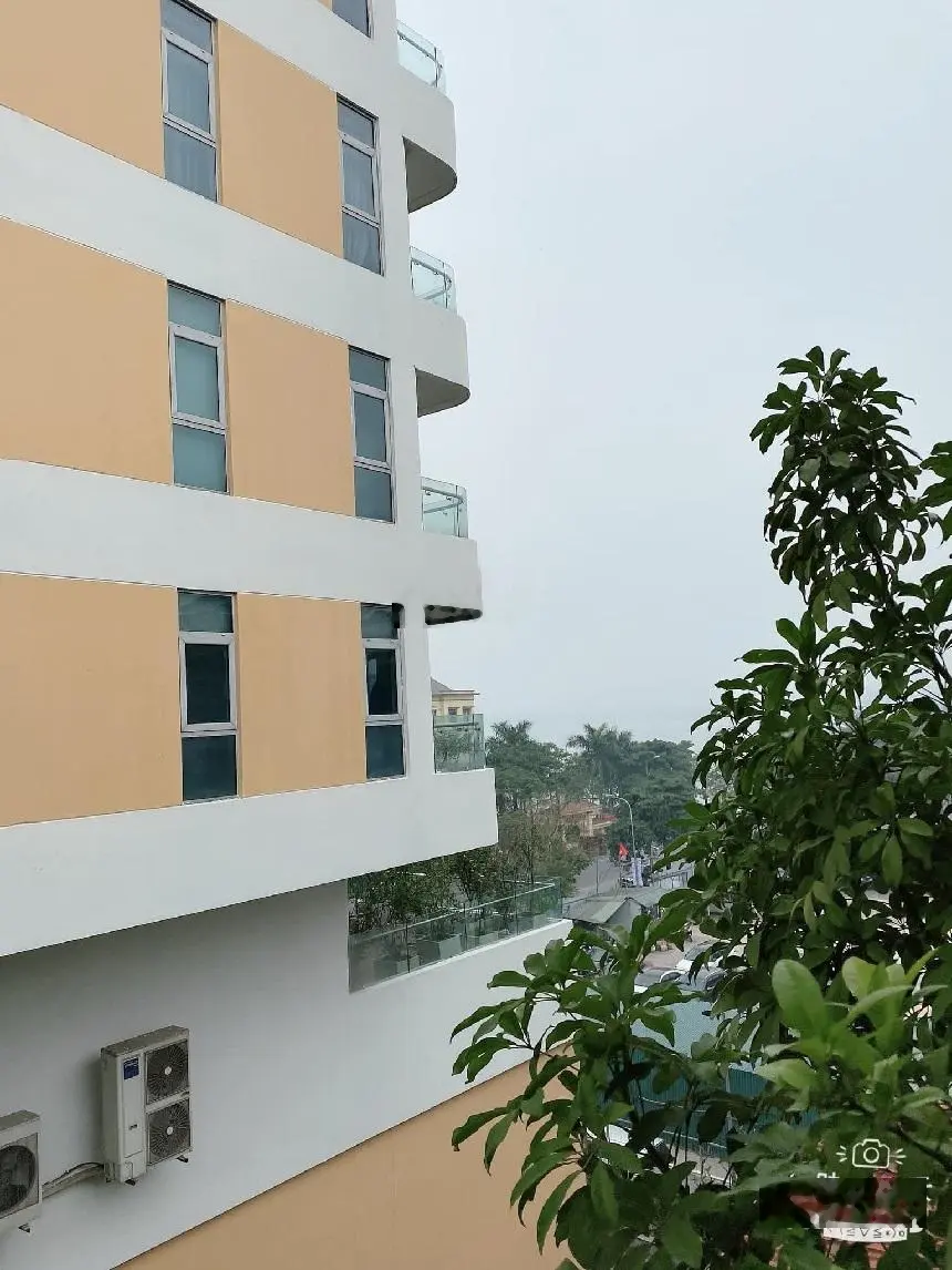 Bán nhà Lạc Long Quân, Tây Hồ: 115m, 7 tầng thang máy, mặt tiền 5,5m giá 39 tỷ. Kinh doanh đa dạng.
