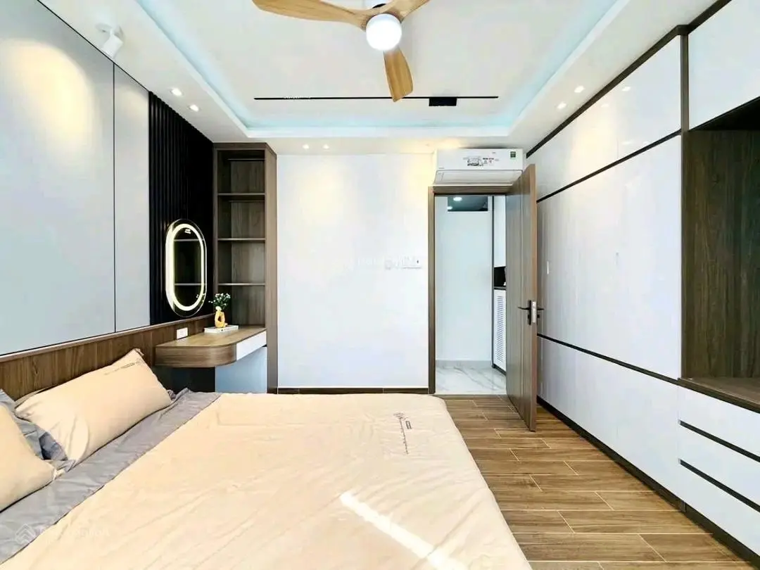 Tôi cần bán gấp căn nhà Nguyễn Kiệm - Phường 9 - Phú Nhuận, đang cho thuê 23tr, giá 3tỷ260/78,6m2