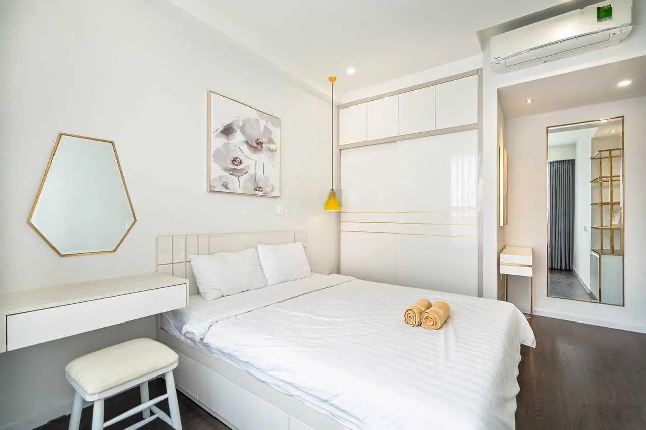 Bán căn hộ The Tresor, 3PN, 2WC, 93m2, căn góc, full nội thất, giá: 7 tỷ 5, liên hệ: 0908 435 ***