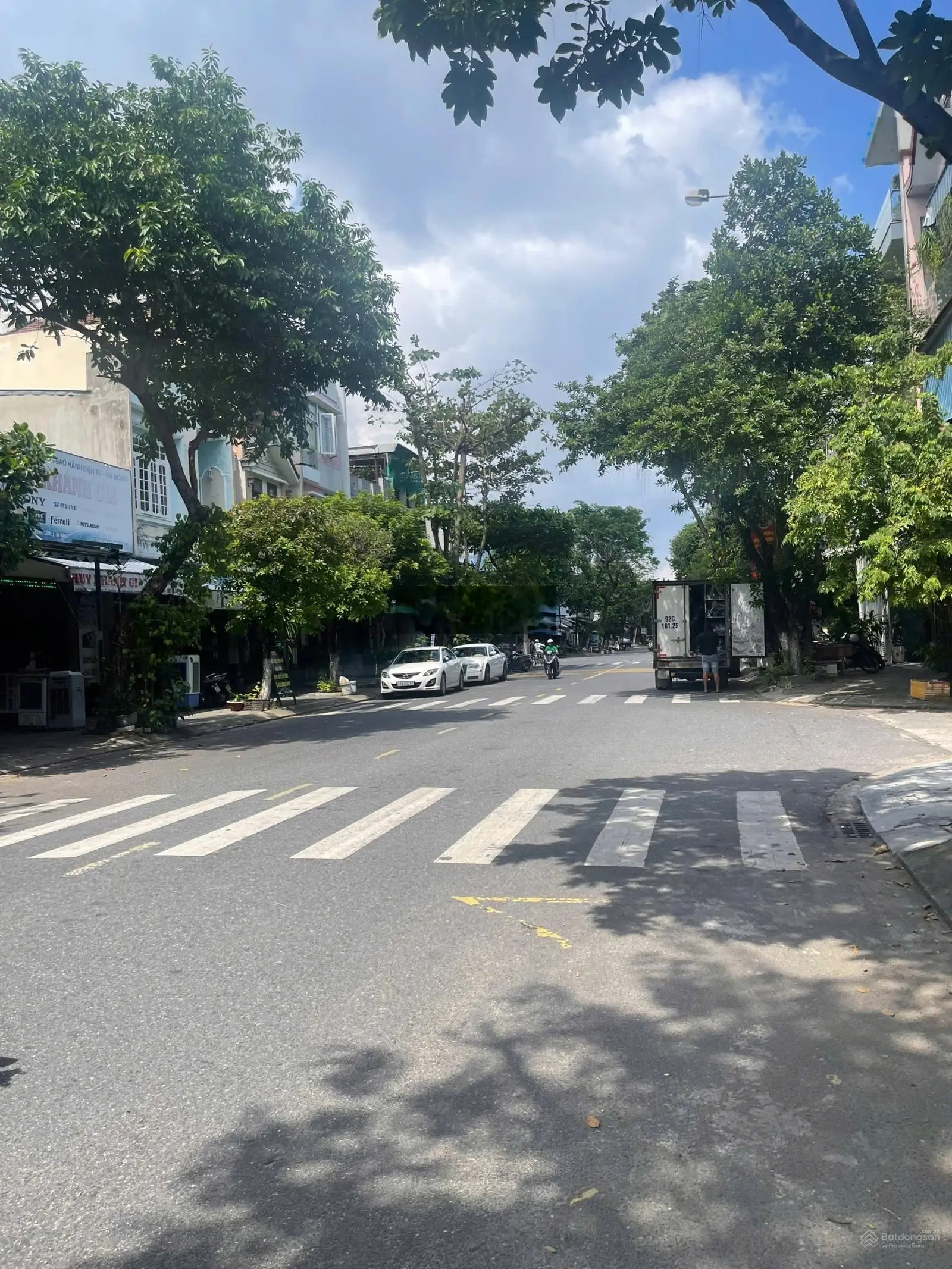 Bán nhà đường Núi Thành , DT 161m2 ( ngang 5.4 , kẹp kiệt ) - Hải Châu. Gọi Tuyết