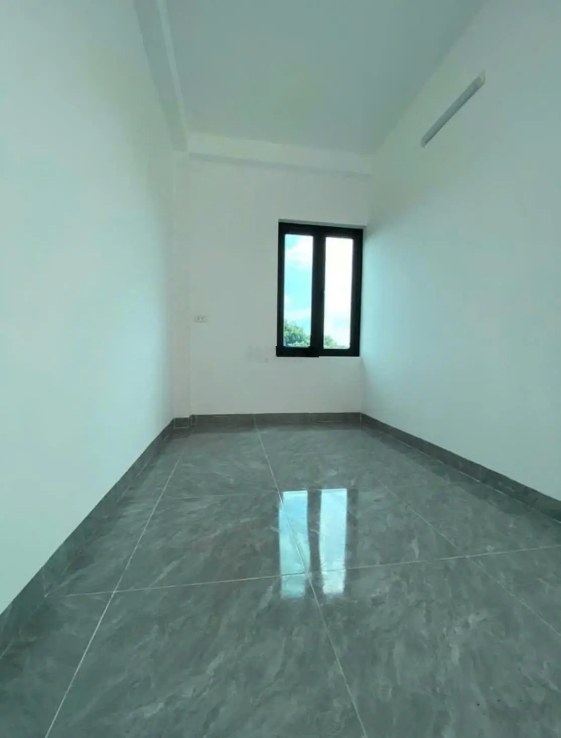 Bán căn lô góc 2 thoáng 4 tầng 4 ngủ 37m2 ngõ thông ngay gần ĐH SP TDTT