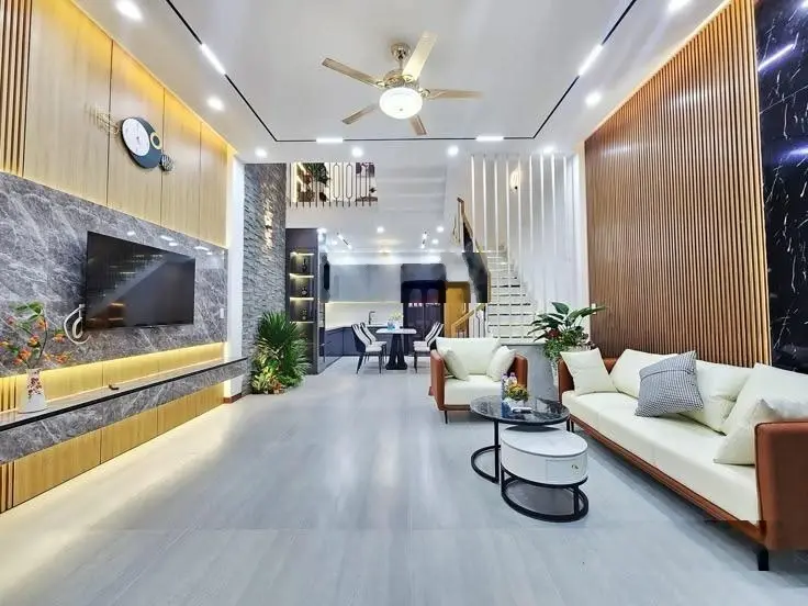 Bán nhà đẹp đông la 45m2-ô tô đỗ cửa-lô 3 góc-5 tầng-full nội thất-6 tỷ