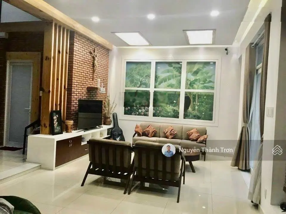 Bán biệt thự sân vườn ngay Lotte Q7 - 10x22m, trệt 1L nhà đẹp ở liền giá 26 tỷ. Call 0909 227 199