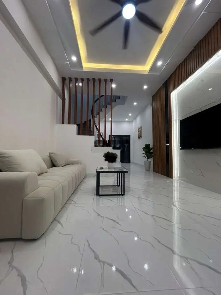 NHÀ ĐẸP 41M QUAN NHÂN, LÔ GÓC 3 THOÁNG, 6 NGỦ Ở SƯỚNG, Ô TÔ ĐỖ GẦN