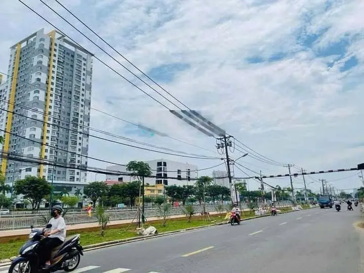 Nhà riêng, diện tích 60m2, sổ hồng riêng, 3 tầng chắc chắn BTCT, nhỉnh 6 tỷ