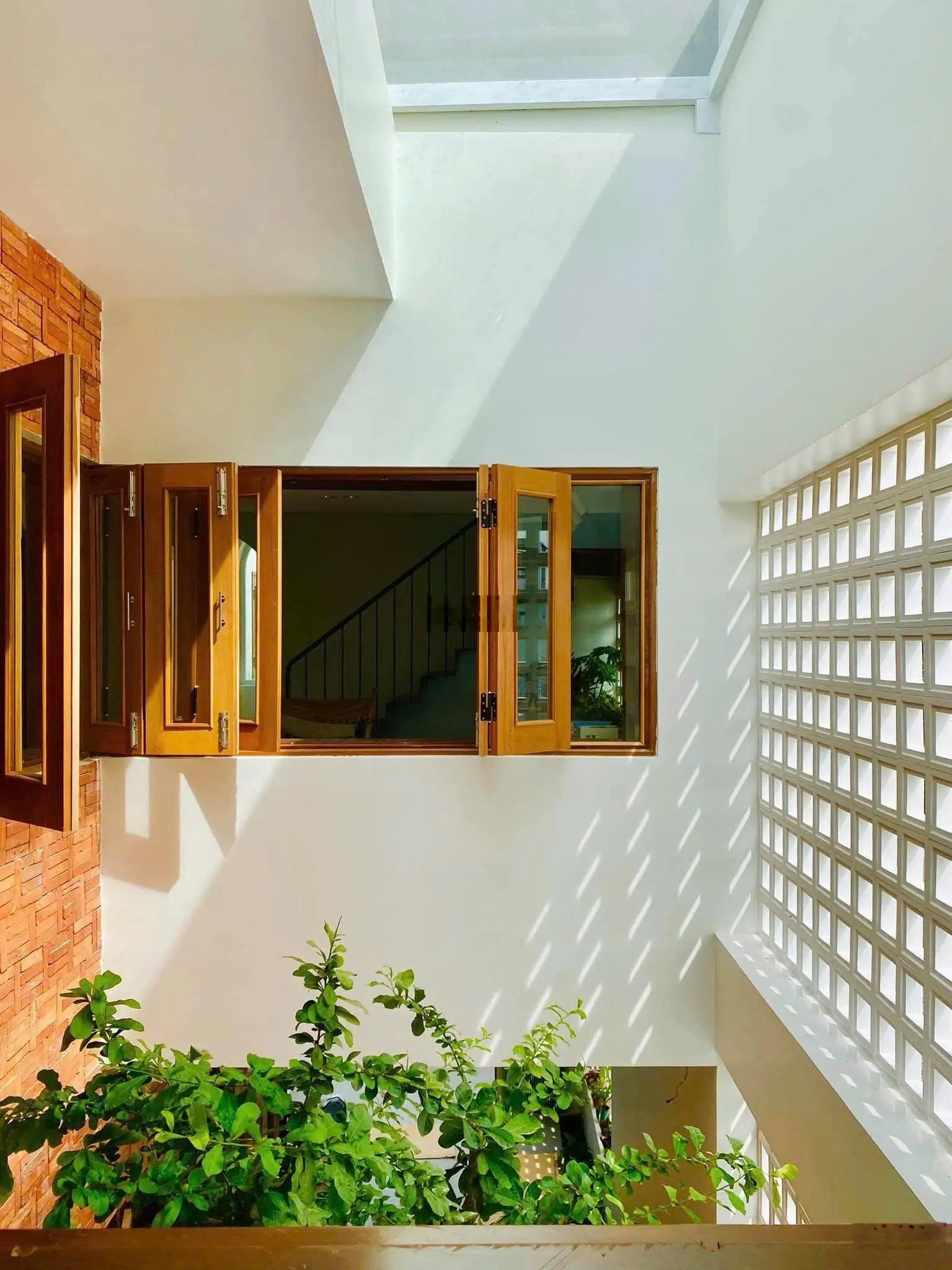 Siêu phẩm tầm trung đẹp không tì vết nằm ngay Lý Thái Tổ, Q10/ 3 tỷ 2/ 50m2 SHR. HĐT 14tr/th