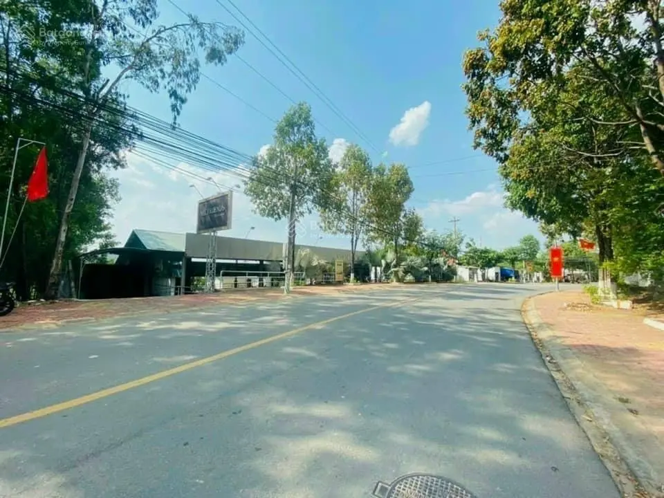 Chủ ngộp bán gấp đất MT đường Nguyễn Chánh Tâm, DT: 120m2, Giá chỉ: 550tr, SHR, LH: 0909 583 ***