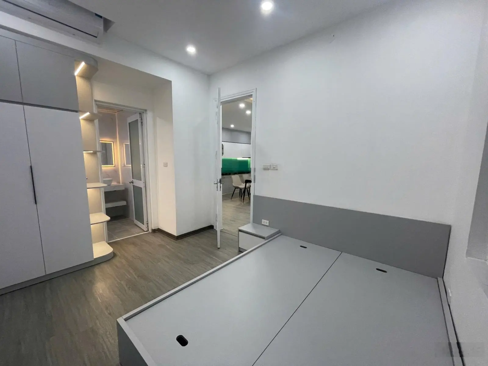 Chính chủ bán CHCC TPGL Phạm Văn Đồng - 84m2 - 2 PN - full nội thất ở ngay view hồ - nhỉnh 4 tỷ