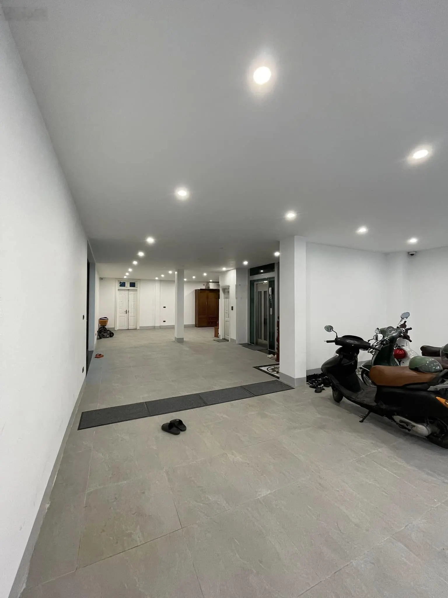 Bán toà nhà 9T, 462m2 mặt phố Thái Hà, quận Đống Đa - mặt phố vip - trung tâm quận Đống Đa