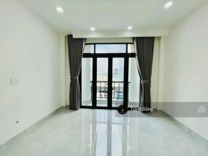 Gía cắt lỗ sâu chỉ 3 tỷ 2 ngay đường Ngô Quyền,Hiệp Phú,quận 9.Phía sau Vincom Plaza Lê Văn Việt.