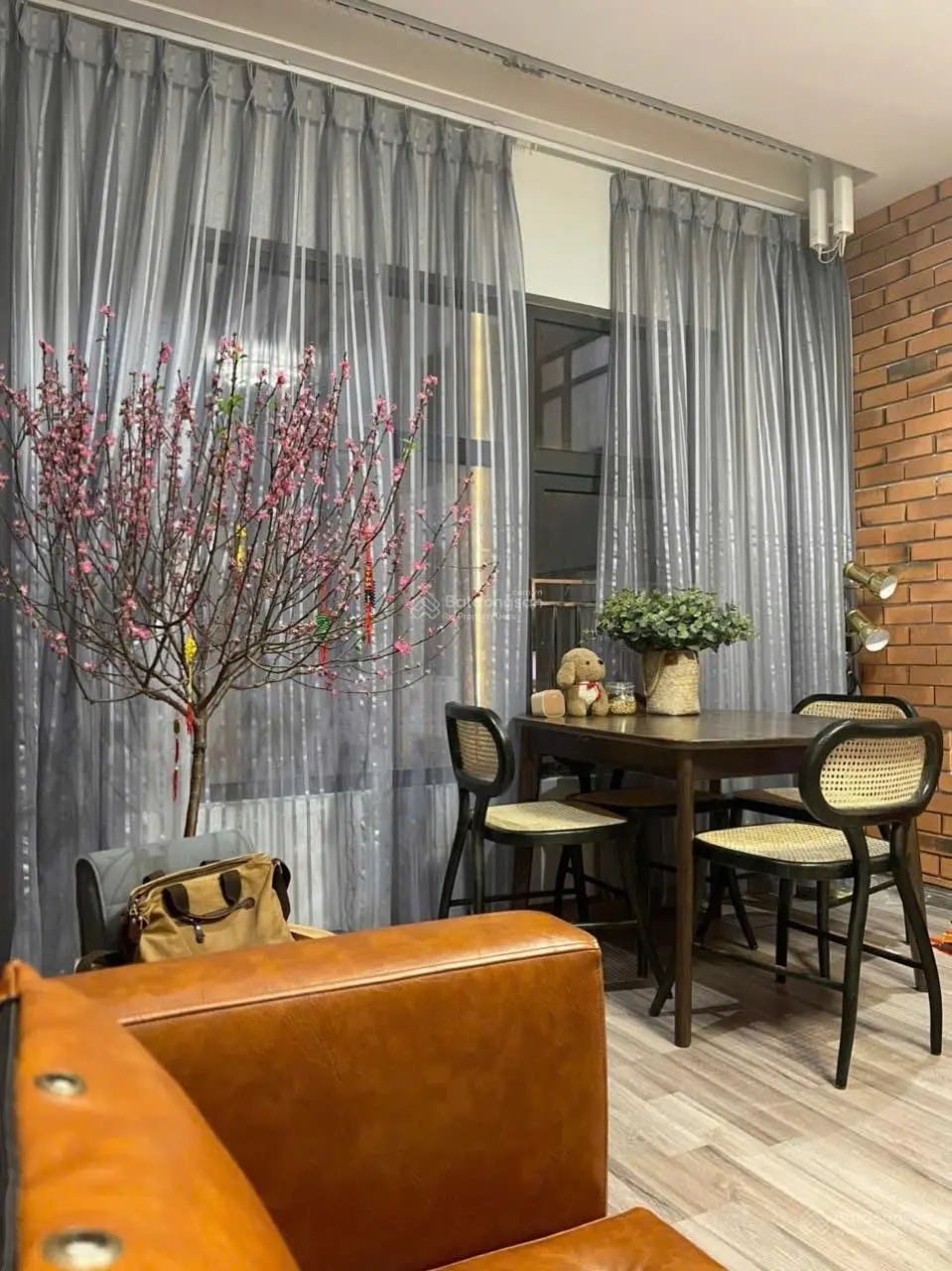 Cần tiền bán nhanh căn hộ the monarchy đường trần hưng đạo view sông hàn. - diện tích 50m2 tần
