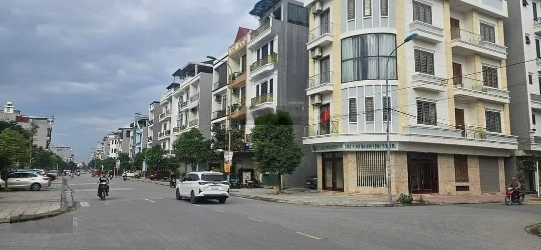 Cần bán một lô áp Góc mặt Nguyễn Quyền rộng 22m, thuộc giãn dân Đại Phúc, tp BN. Giá chỉ nhỉnh 11 t