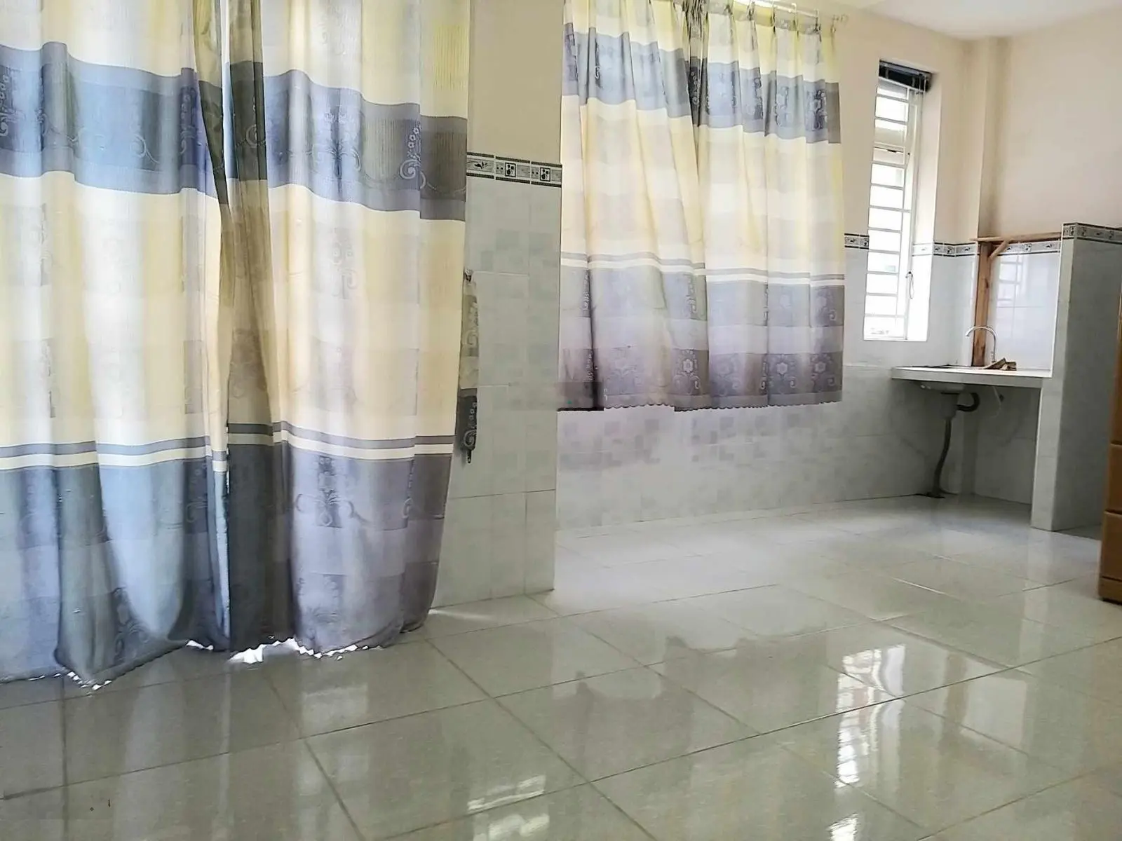 Toà nhà 5 tầng CHDV Nguyễn Công Hoan (5,8mx14,5m). Giá 12 tỷ