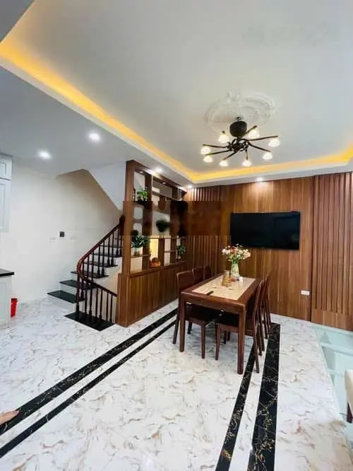 Nhanh Tay Thì Còn ! Nhà Đẹp Trung Tâm Thạch Bàn, Lô Góc, DT 35m2, MT 4,6m. Giá 5,25 TỶ