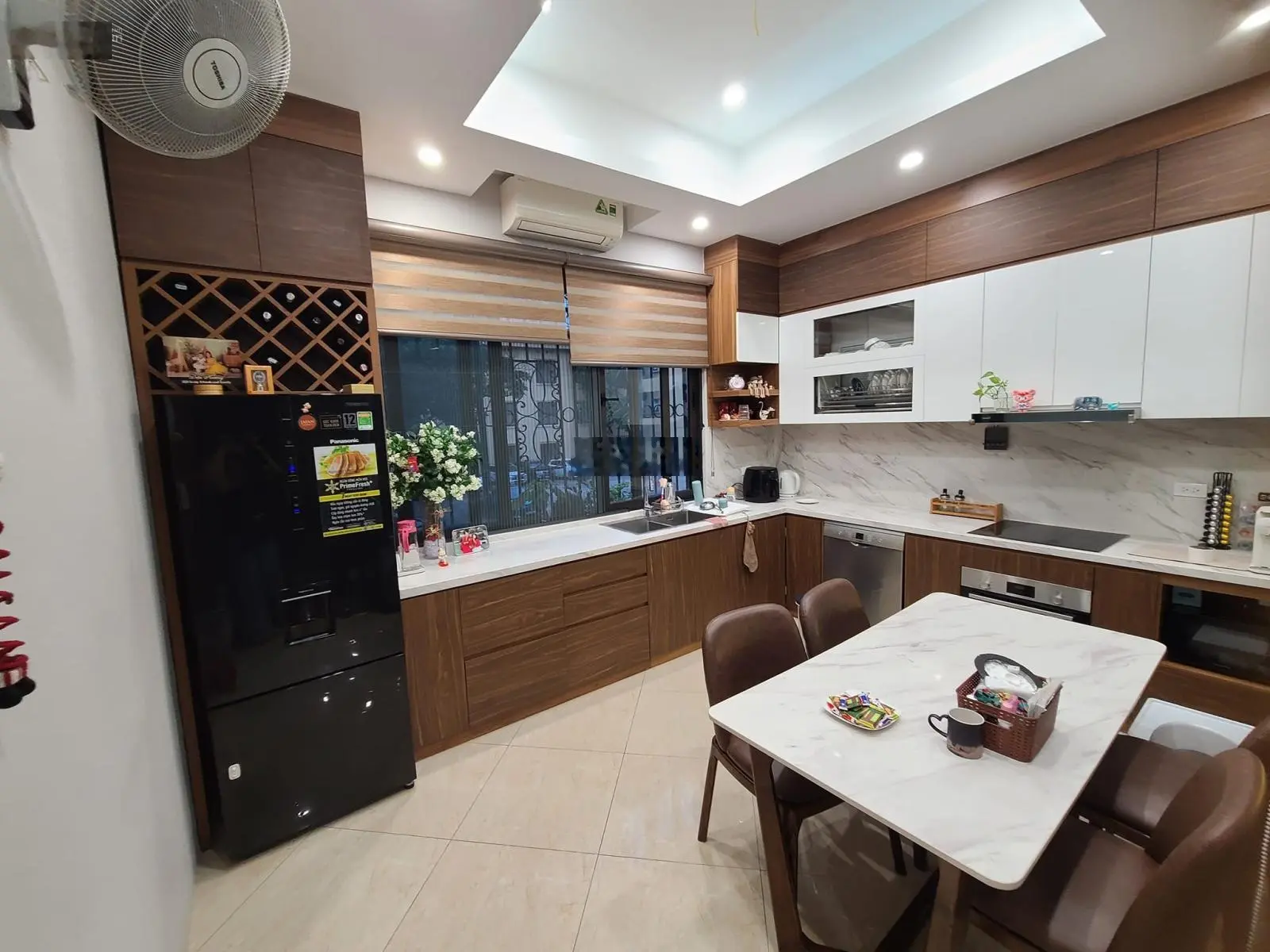 Bán nhà phố Pháo Đài Láng phân lô ôtô tránh 30m ra MP gara oto 2 mặt thoáng 55m 6tầng chỉ 18.9 tỷ