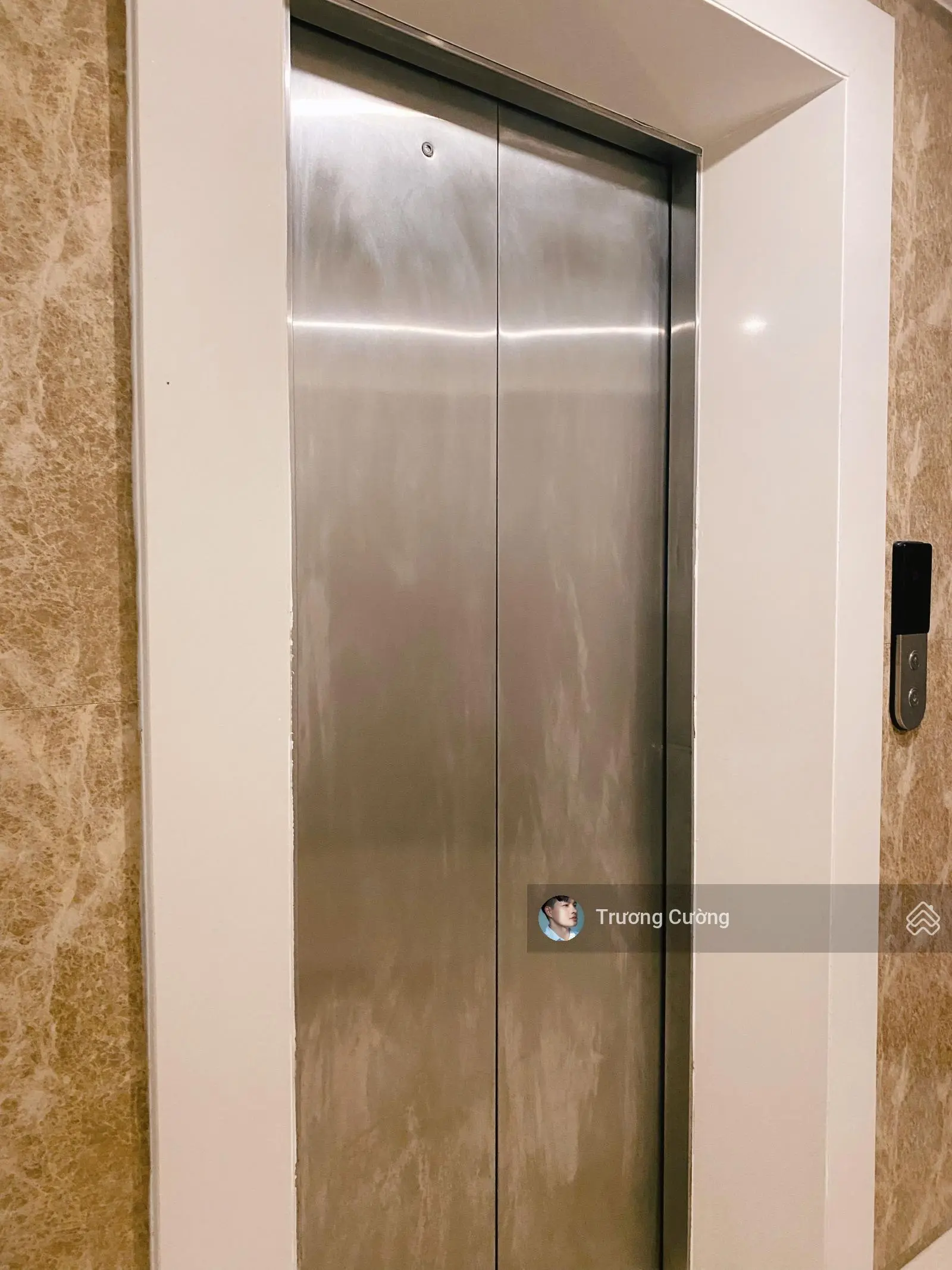 Bán khách sạn 11 tầng đường Hùng Vương diện tích 108m2 với 36 phòng chỉ 50 tỷ. LH 0778087705
