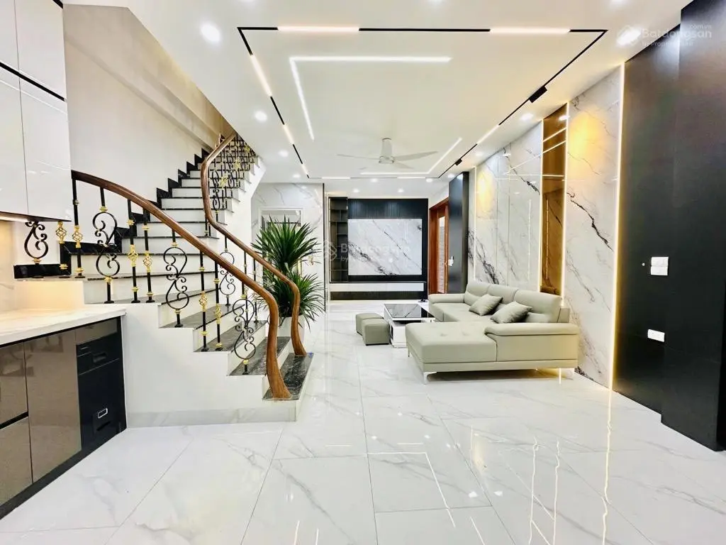 Siêu phẩm- kim ngưu - nhà đẹp, 5 tầng thang máy nhập khẩu nội thất xịn - hai mặt tiền thoáng sáng ở