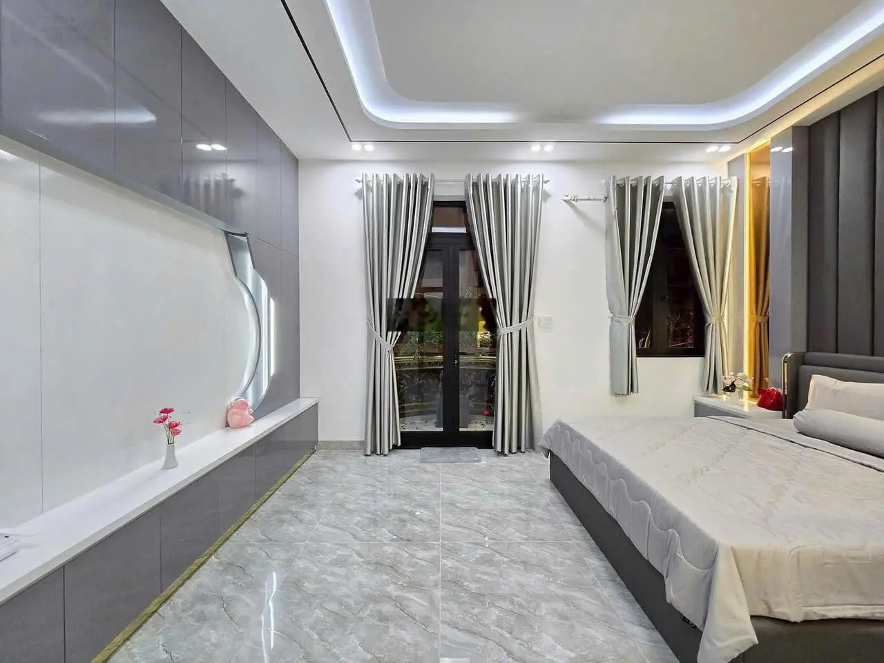 Bán nhà siêu đẹp 3 tầng 3 mê đường Tô Hiệu - kinh doanh sầm uất - tặng nội thất