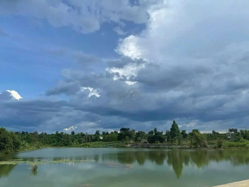 [BÁN ĐẤT ĐI NƯỚC NGOÀI] - thổ cư& trồng cây view hồ, Kon Tum