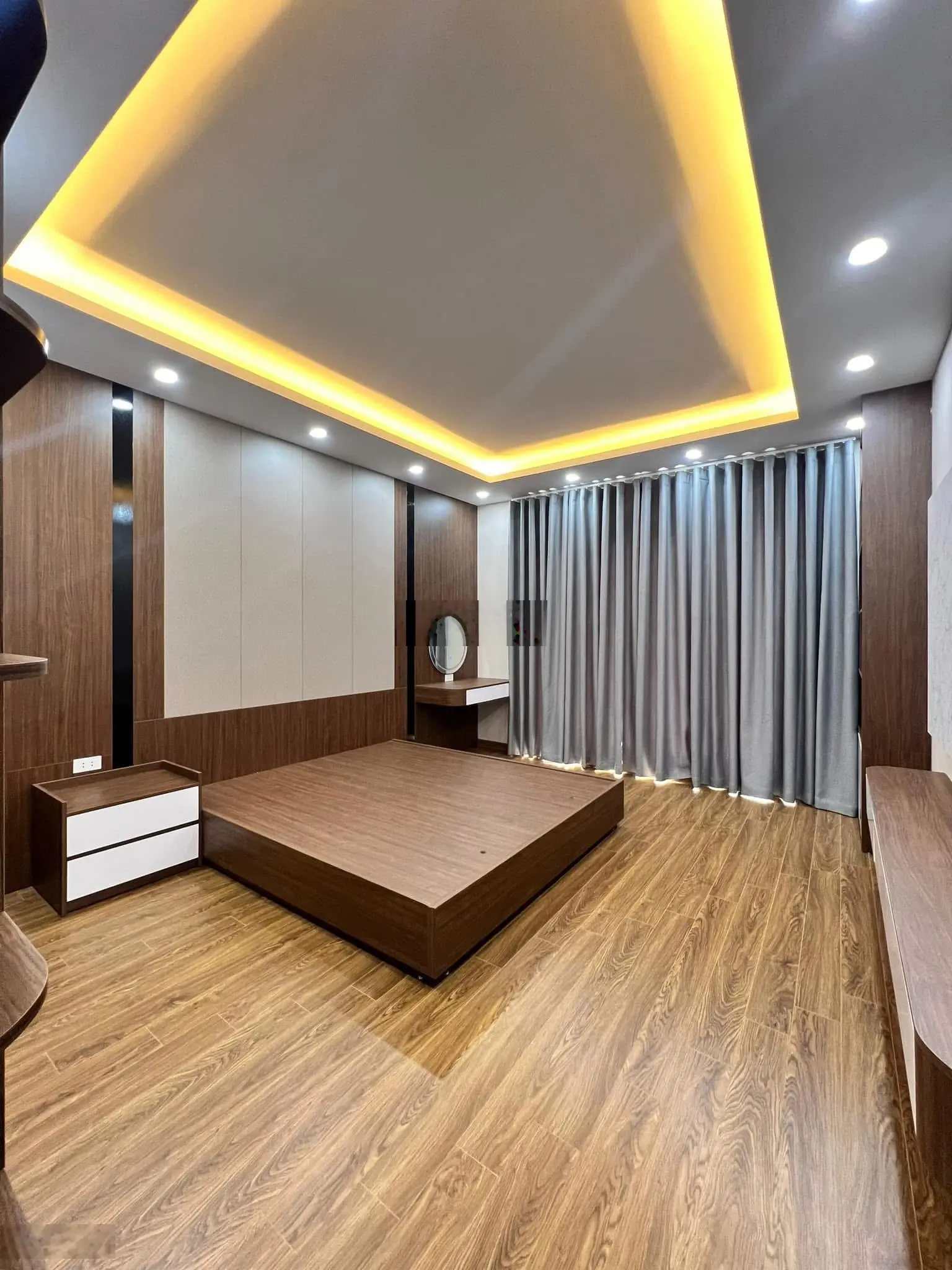 Em cần bán căn nhà 35m2 xây mới 6 tầng thang máy, mặt phố Hưng Phúc - Tam Trinh - Hoàng Mai