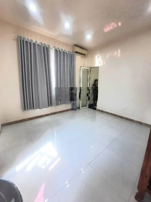 Trịnh Đình Trọng, gần Âu Cơ, Khuông Việt nhà 4 tầng, 68m2, (4.3 x15.5m), hẻm trước nhà 4m, 5.5 tỷ