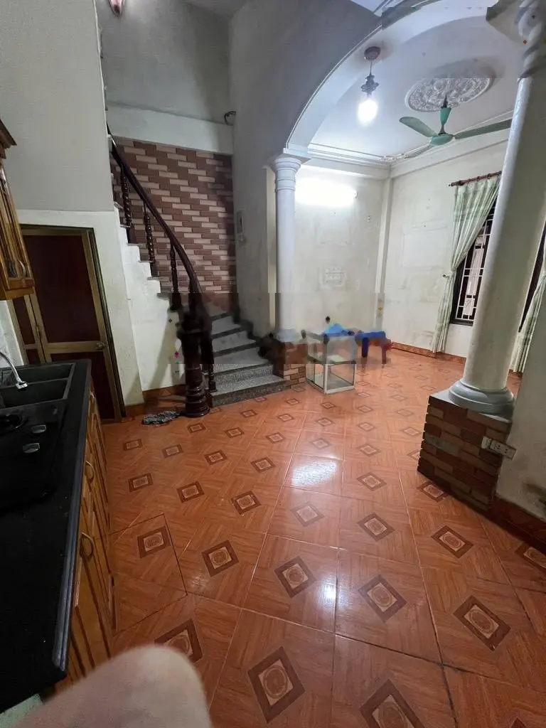 Bán nhà mặt phố Lý Sơn, mặt tiền rộng, vị trí đẹp,3 mặt thoáng, đường vỉa hè, container tránh nhau