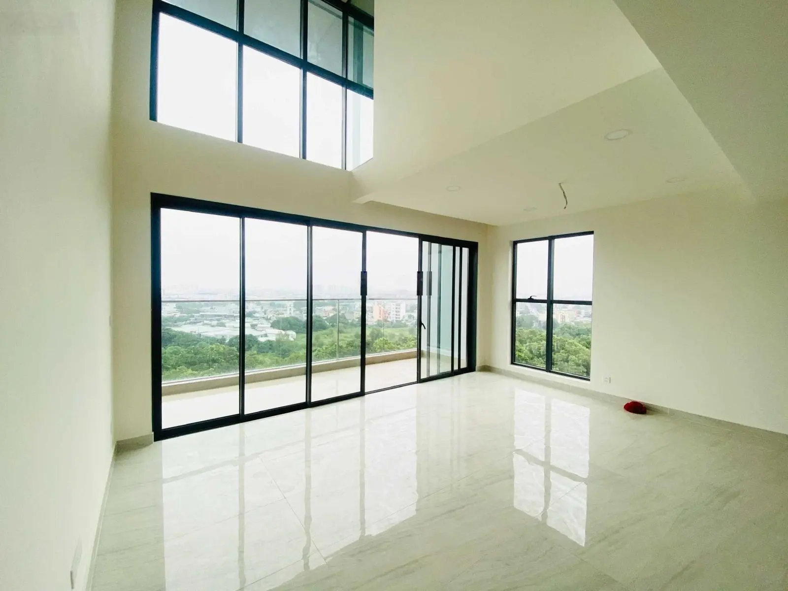 Căn hộ CC Centery 3PN 121m2 thanh toán 1,8 tỷ nhận nhà, ân hạn gốc 3 năm, chiết khấu 17%