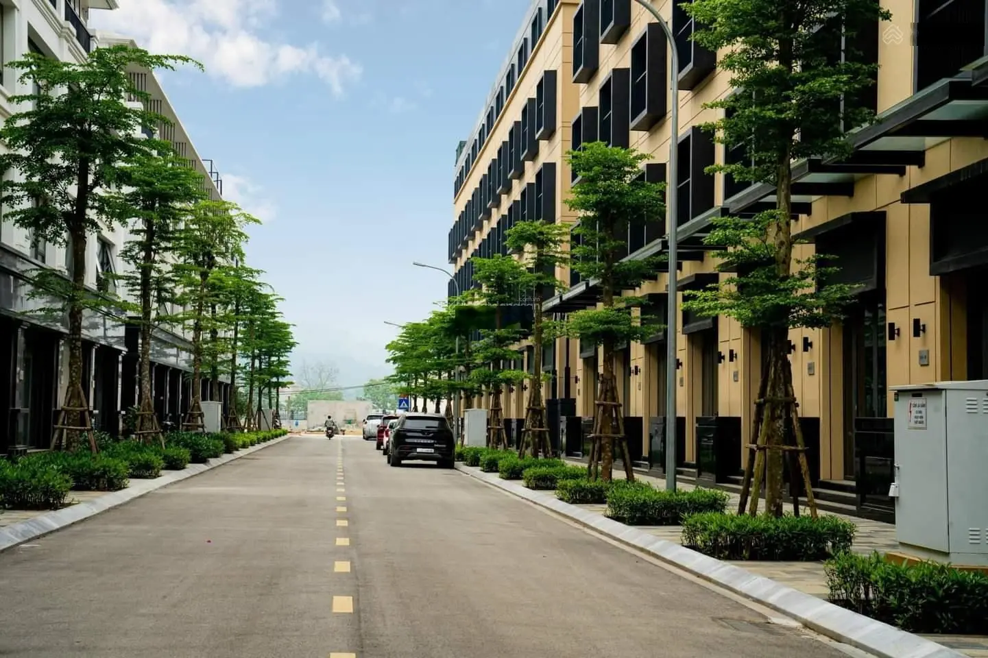 Bán cắt lỗ nhà phố 5 tầng SH1-17 KĐT Diamond Park Lạng Sơn, giá 4,5 tỷ, LH 0916 992 ***