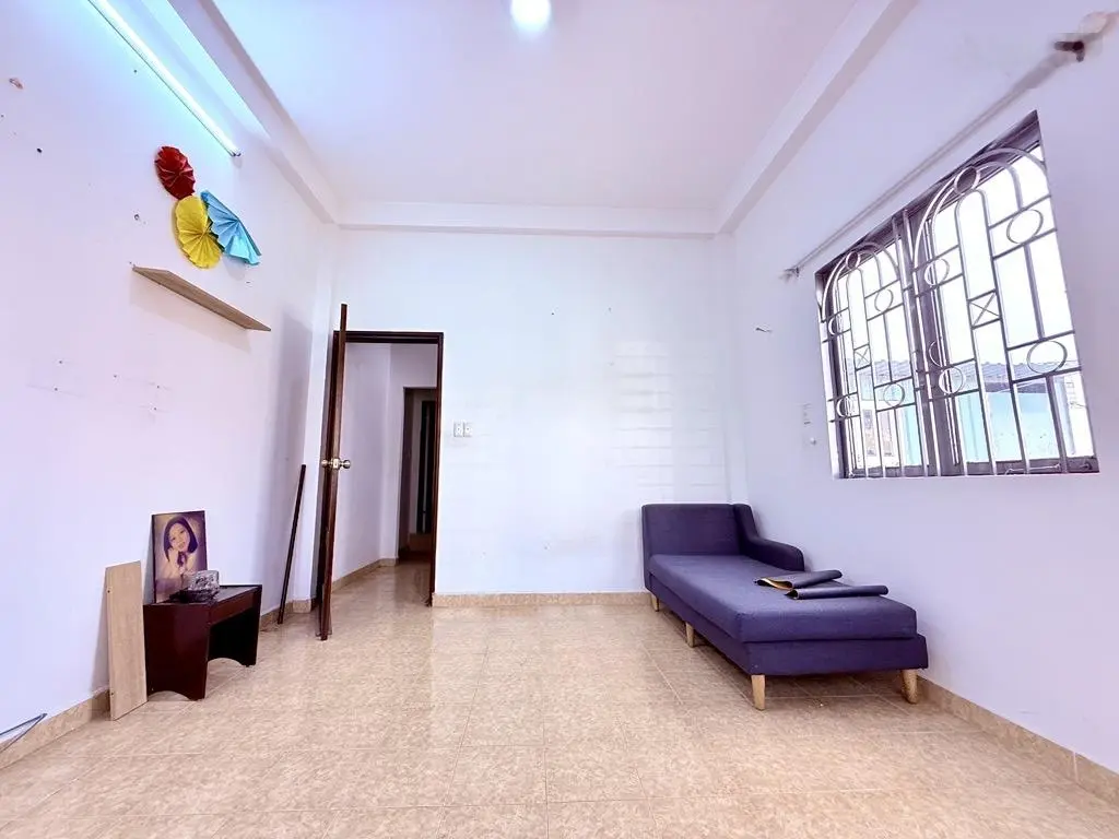 Siêu phẩm - gần đại học công nghiệp - đường số 1 - 5pn - 4 tầng.