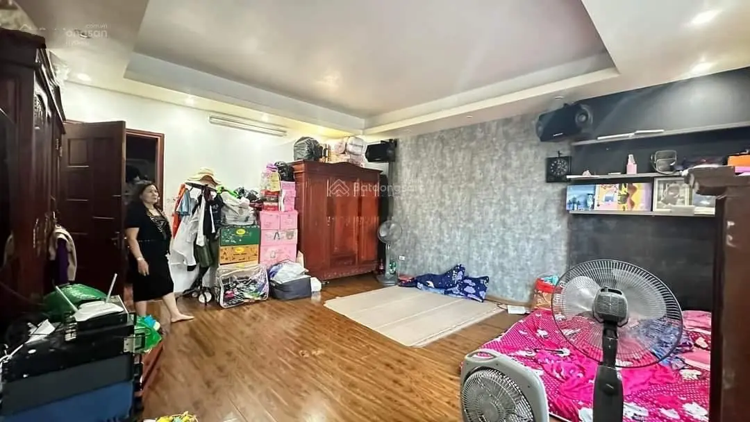 Bán nhà mặt phố Quận Hai Bà Trưng vỉa hè ô tô dừng đỗ kinh doanh sầm uất ngày đêm 40m2 x 5T MT 6m