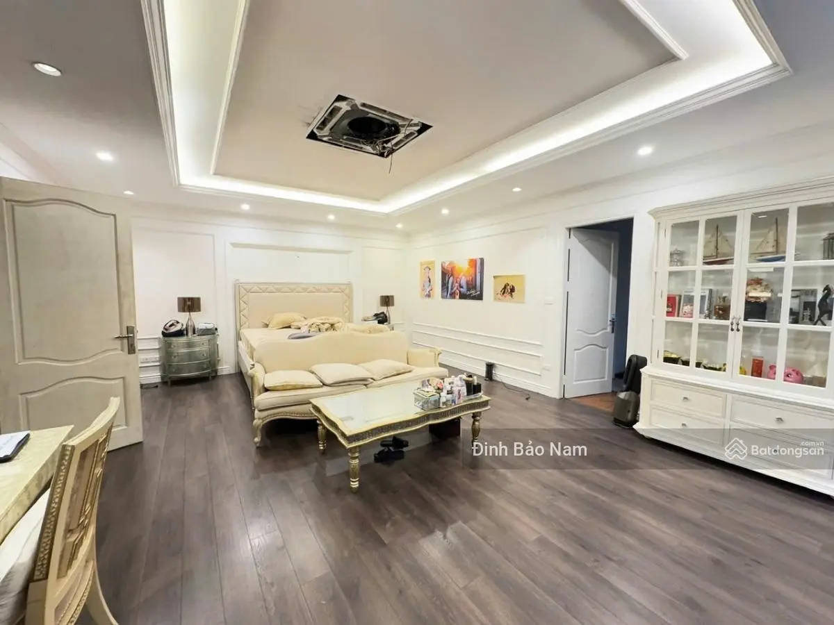Đội Cấn 108m2 5 tầng mặt tiền 16.8m lô góc 2 mặt tiền ô tô tránh sổ đỏ vuông đẹp cách mặt phố 20m