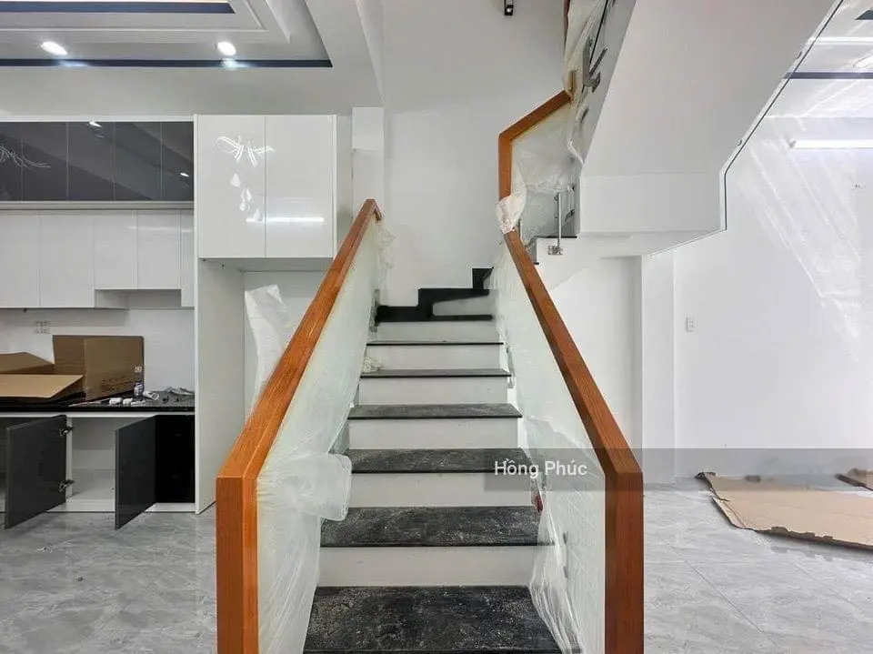 Chủ nhờ bán gấp nhà HXH đường Cửu Long, P.2, Tân Bình. 80m2, SHR. 1T 2L. Giá 8.65 tỷ