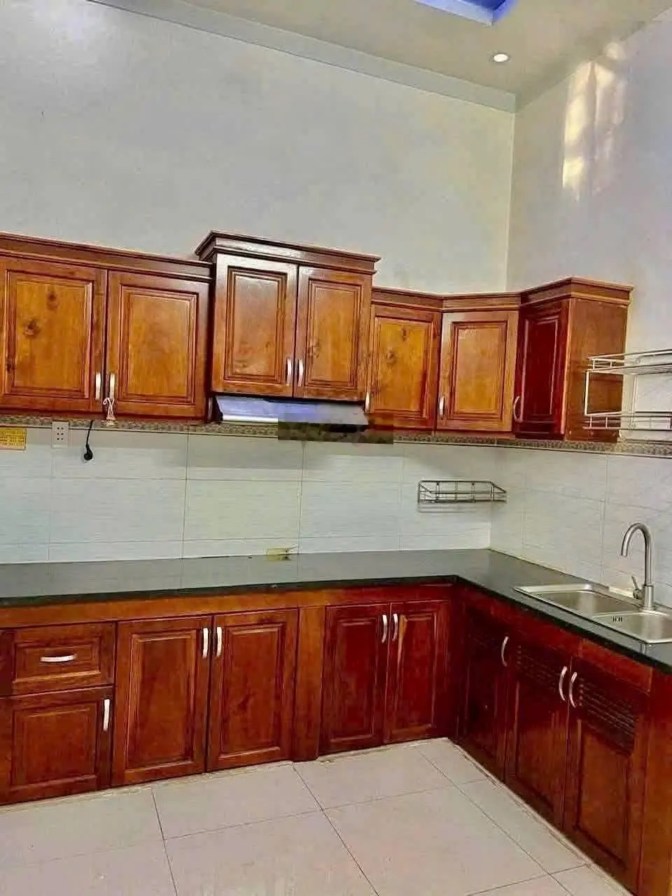 Nhà 1 trệt 1 lầu 70m. Hẻm 5m đường Lê Văn Tiên, gần trường, chợ, ngã 3 cây điệp