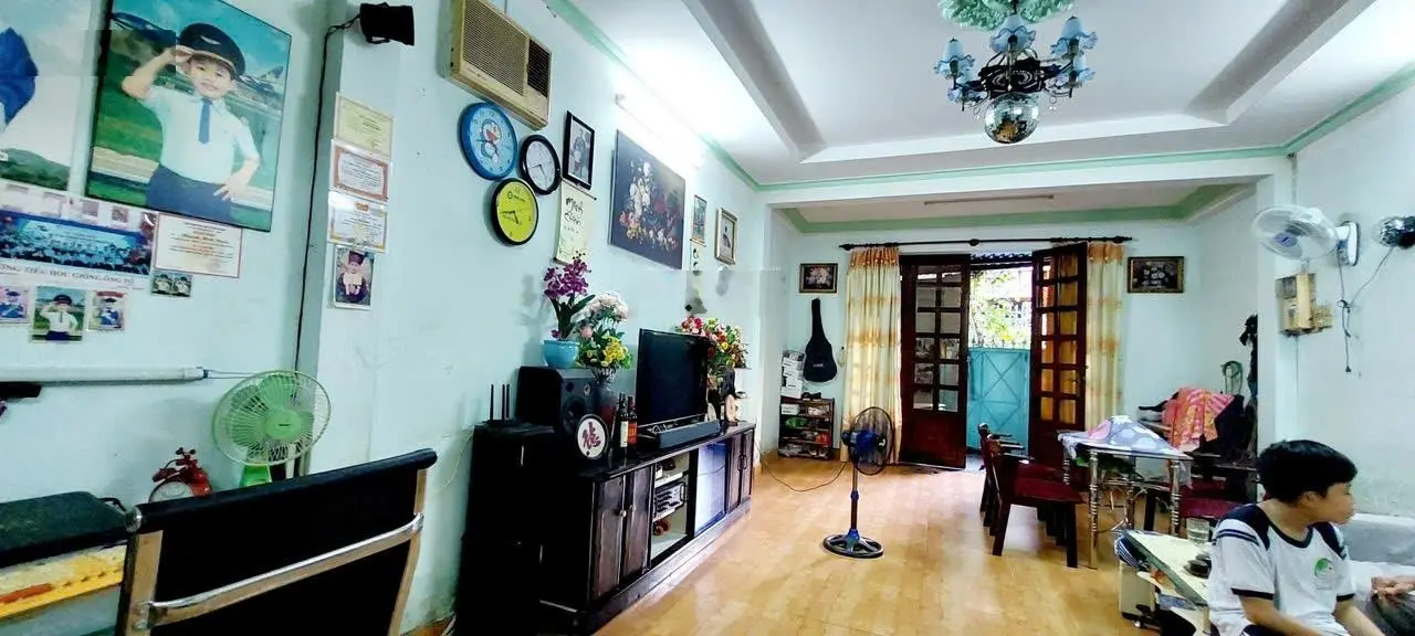 Bán nhà hẻm xe hơi 2 lầu đúc chắc chắn, ngay Nguyễn Duy Trinh, Dt 98m2, 9 tỷ thương lượng