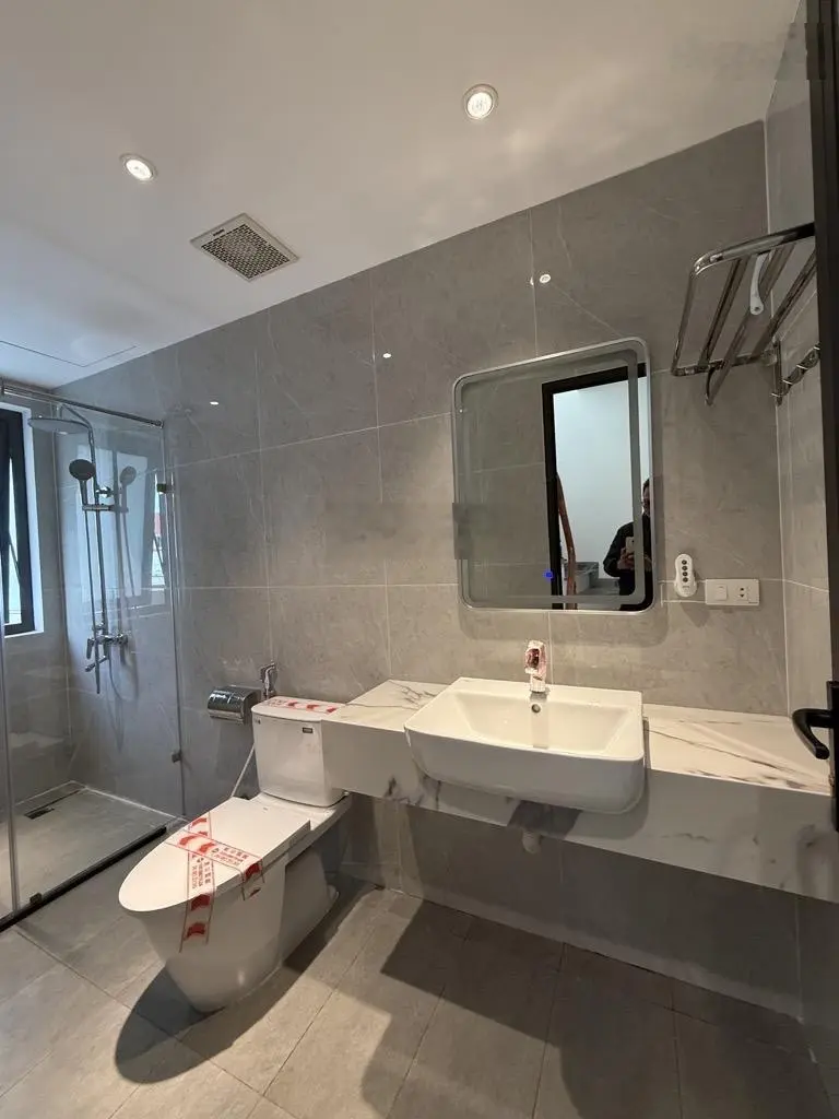Thạch bàn cự khối phân lô tđc nhà mới 5 tầng ô tô đỗ cửa hơn 4tỷ