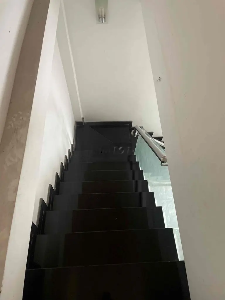Bán nhà đẹp 38m2 chỉ 2.25 tye giáp Bình Thạnh TĐ