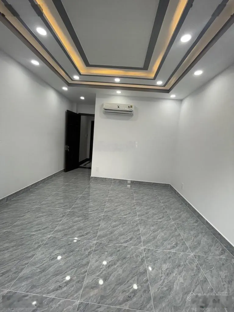 Bán nhà Nguyễn Khoái Quận 4 - hẻm ôtô - 52m2 - 5 tỷ nhỉnh - 4 tầng - khu dân trí cao an ninh