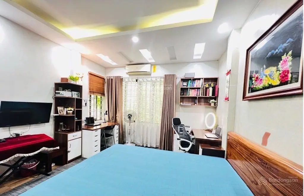 Ngô Gia Tự 55 m2 4 tầng 6,2 tỷ - nhà đẹp - ô tô đỗ gần ngày đêm - ngay big c long biên - tiện ích