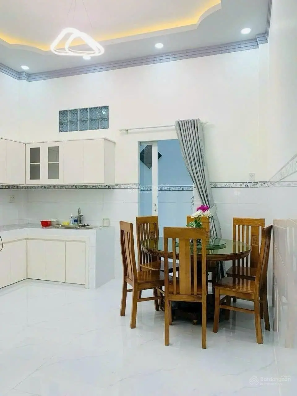 Bán căn nhà đang cho thuê 15tr/th- dt 75m2 - giá 3 tỷ 340- shr
