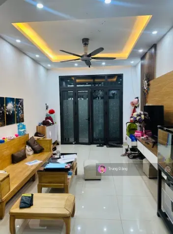 Bán nhà phố Trịnh Đình Cửu, phân lô ô tô 4 chỗ đỗ cửa, vài bước ra phố, nhà dân xây 4t chắc chắn