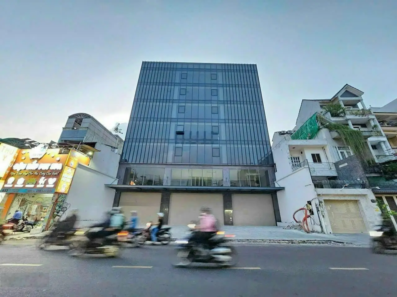 Tòa nhà ngang 16m Lê Quang Định Quận Bình Thạnh - Hầm 7 Tầng 2.380m2 - HĐT: 480tr/th - giá 114 tỷ
