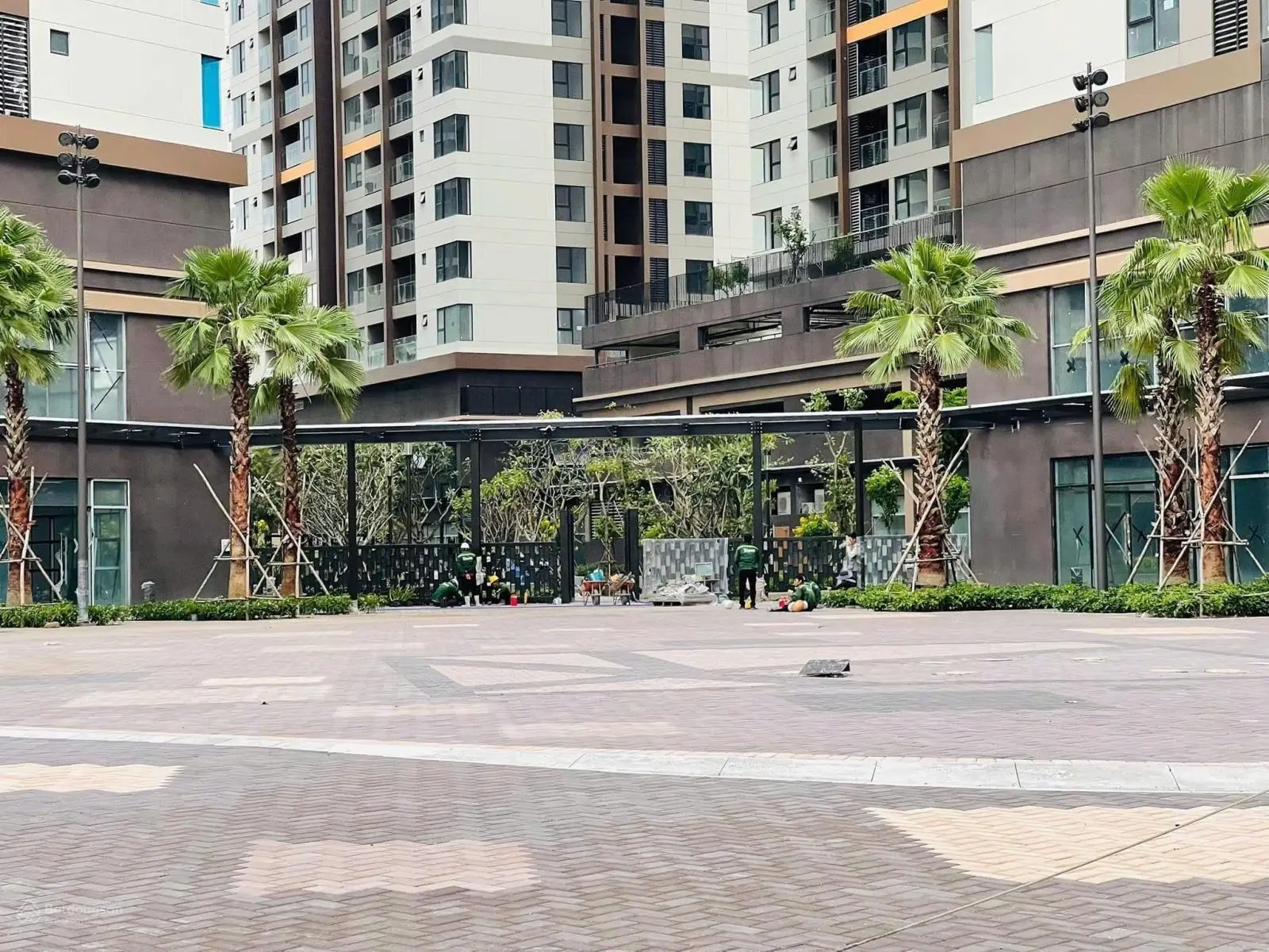 Bán căn hộ mặt tiền Võ Văn Kiệt giá 3tỷ4 - 80m2 Full nội thất thanh toán trước 1tỷ1 nhận nhà